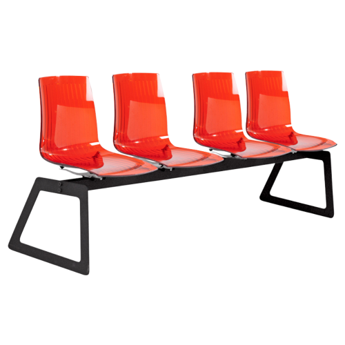 Bank Papatya X-Treme  für 4 Sitzplätze ist transparent rot, die Beine sind mattschwarz