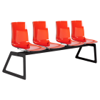 Bank Papatya X-Treme  für 4 Sitzplätze ist transparent rot, die Beine sind mattschwarz