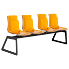 Bank Papatya X-Treme für 4 Sitzplätze ist transparent orange, die Beine sind mattschwarz